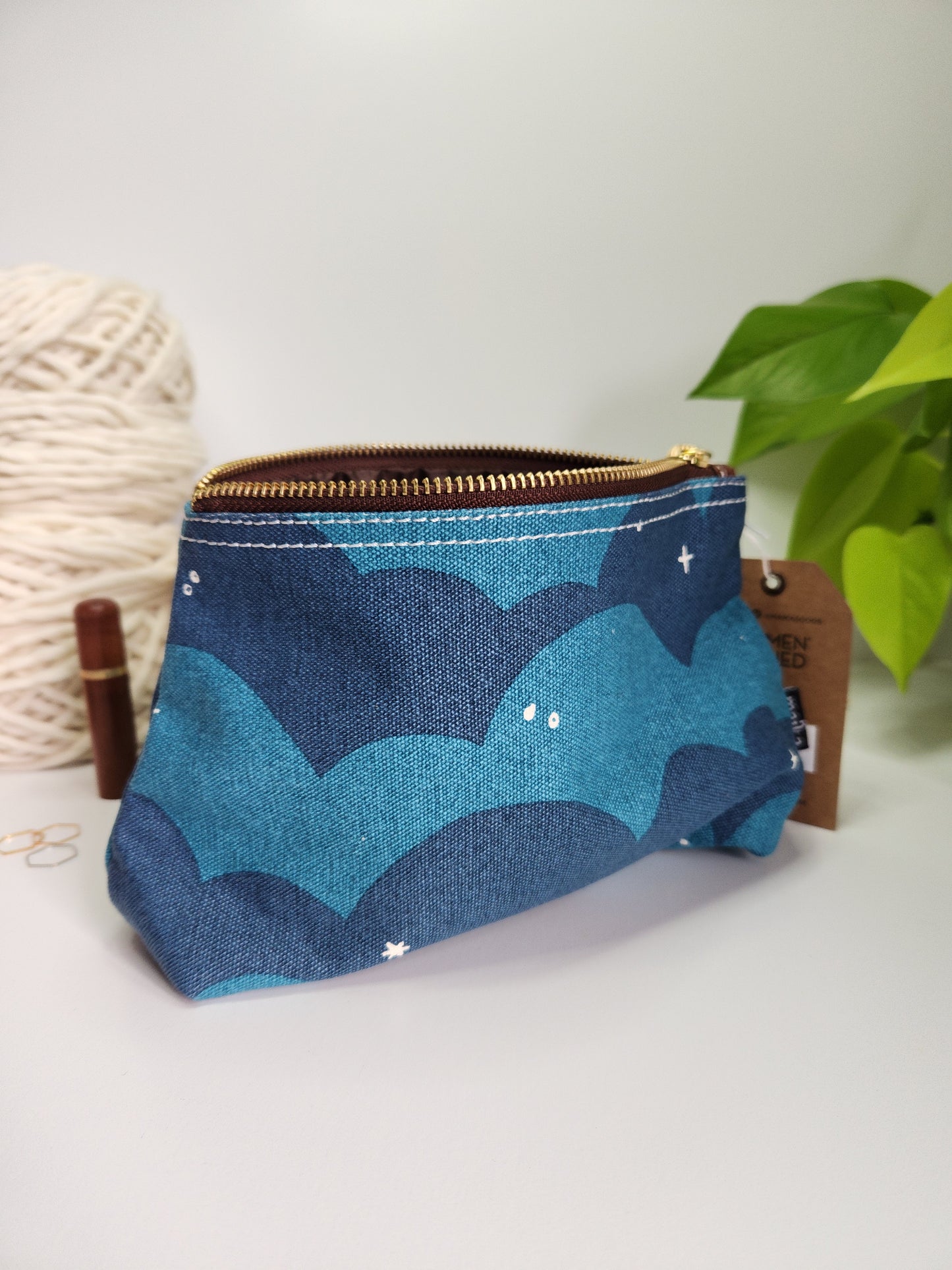 Medium Zipper Pouch, Plaka