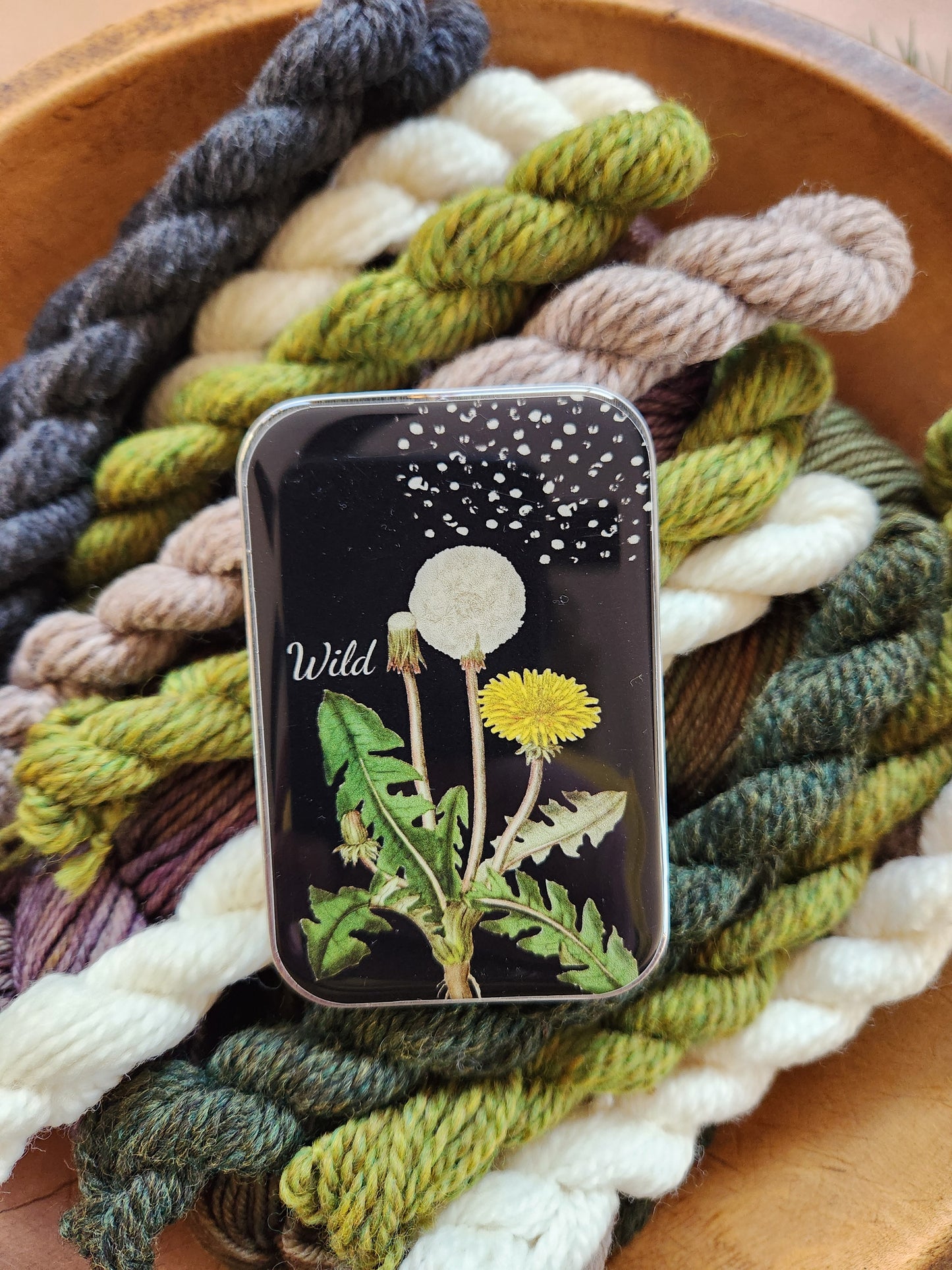 Large Dandelion Notions Tin