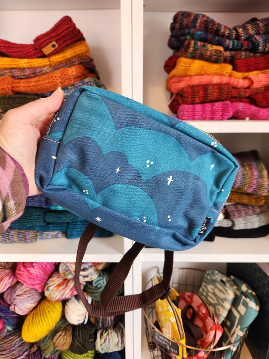 Fanny Pack, Plaka