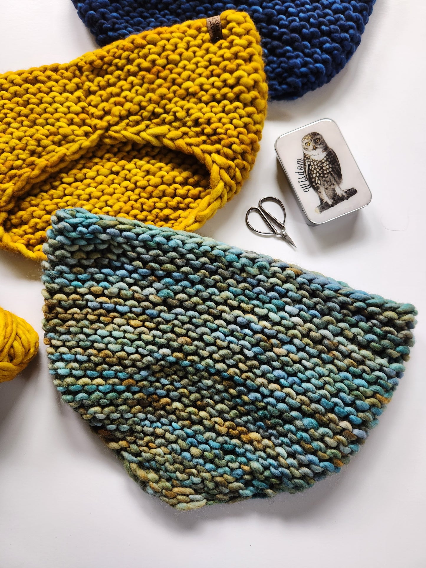 Simple Little Bandana Cowl Knitting Pattern