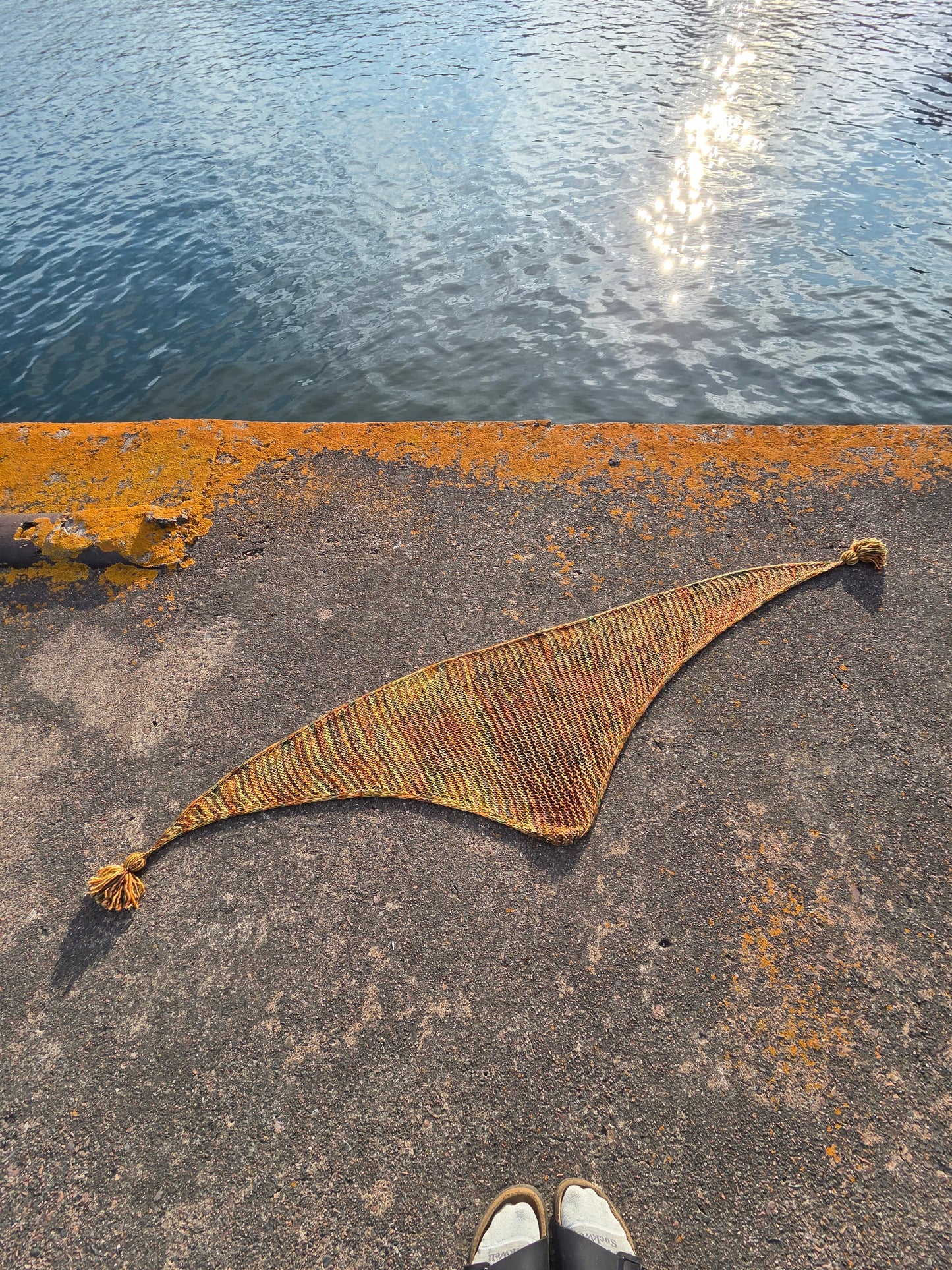 Merino Wool Shovel Point Scarf