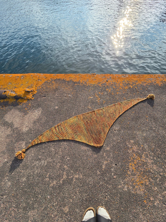 Merino Wool Shovel Point Scarf