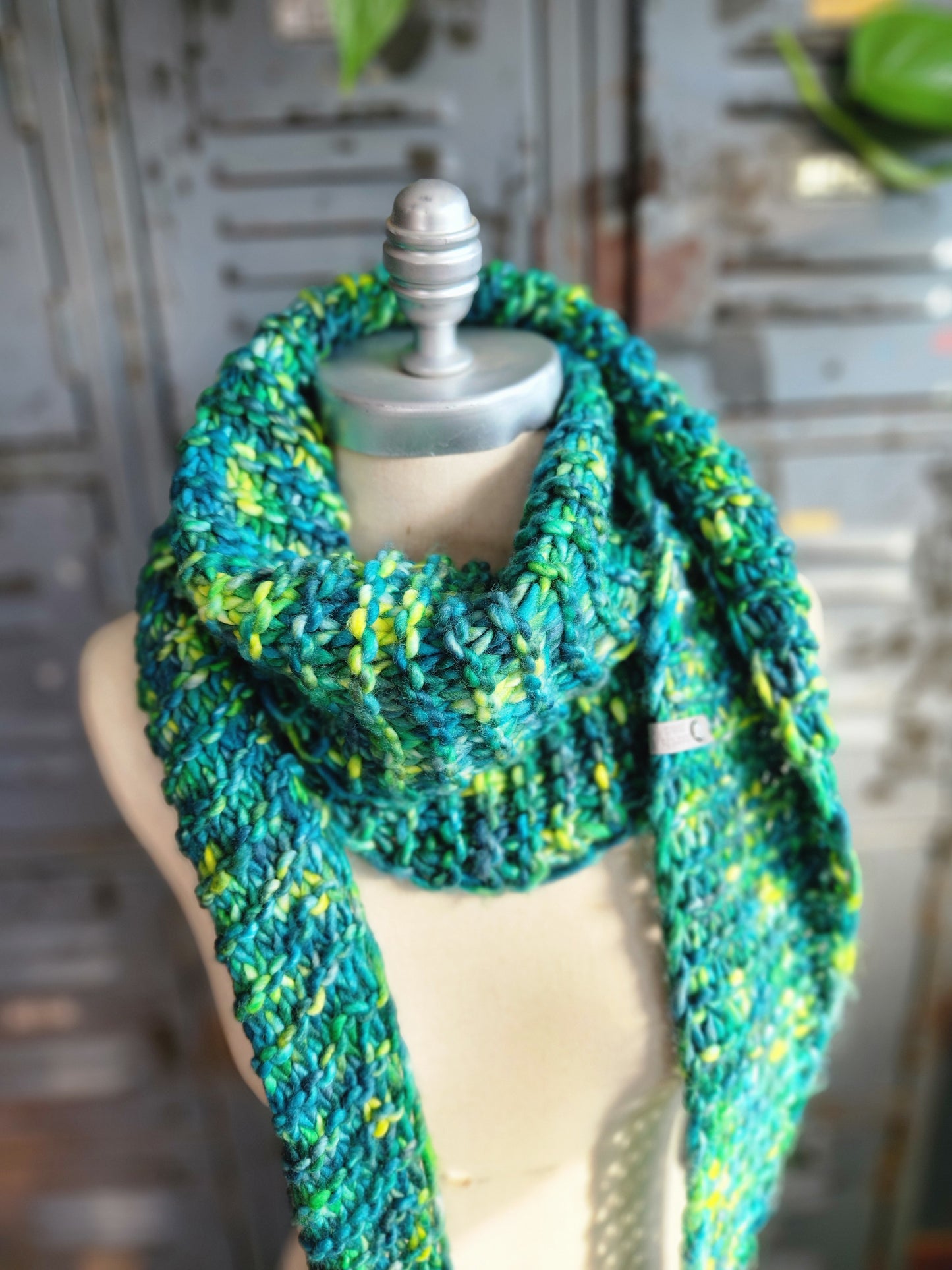 Merino Wool Shovel Point Scarf