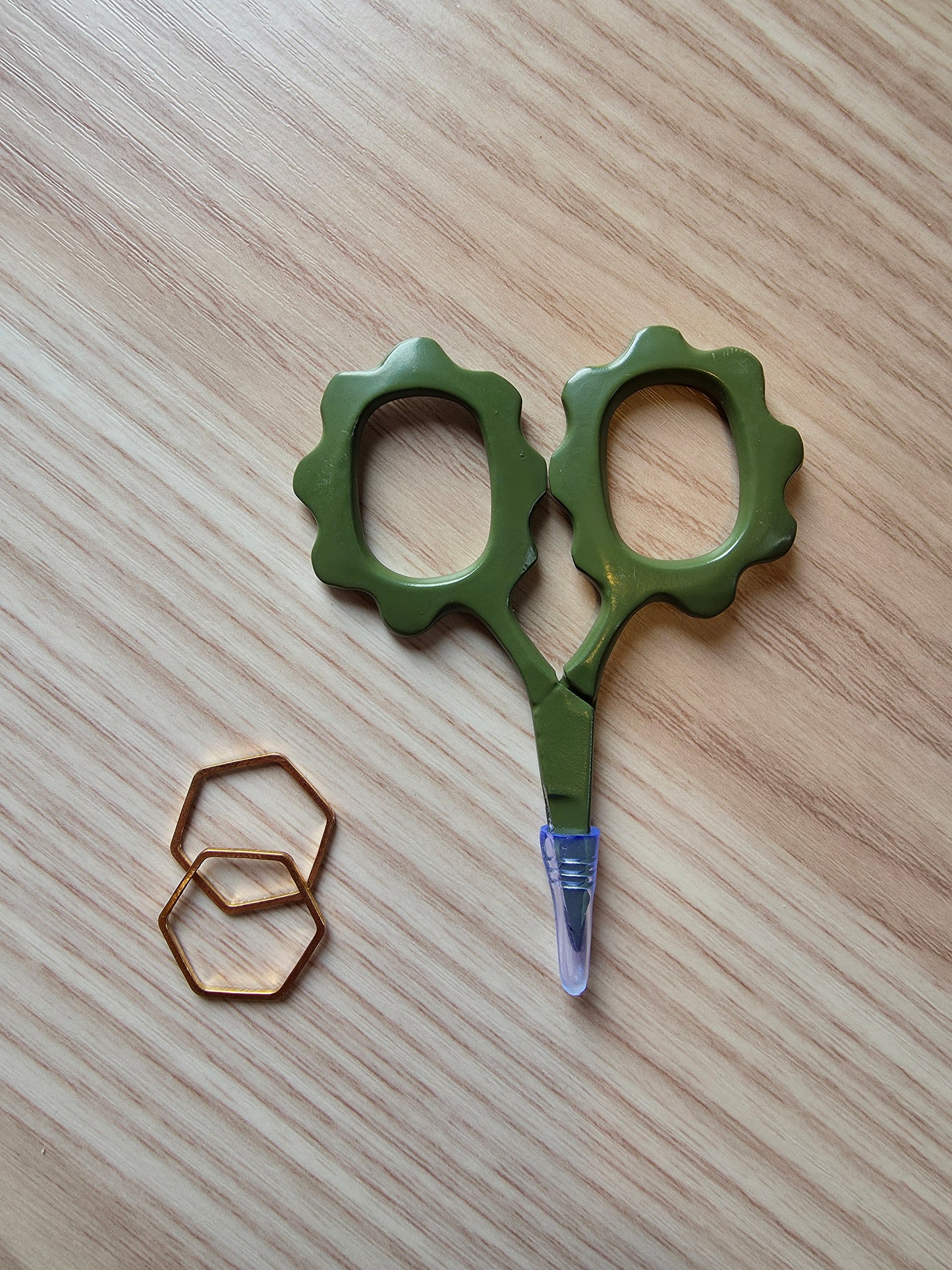 Small Flower Scissors, Moss