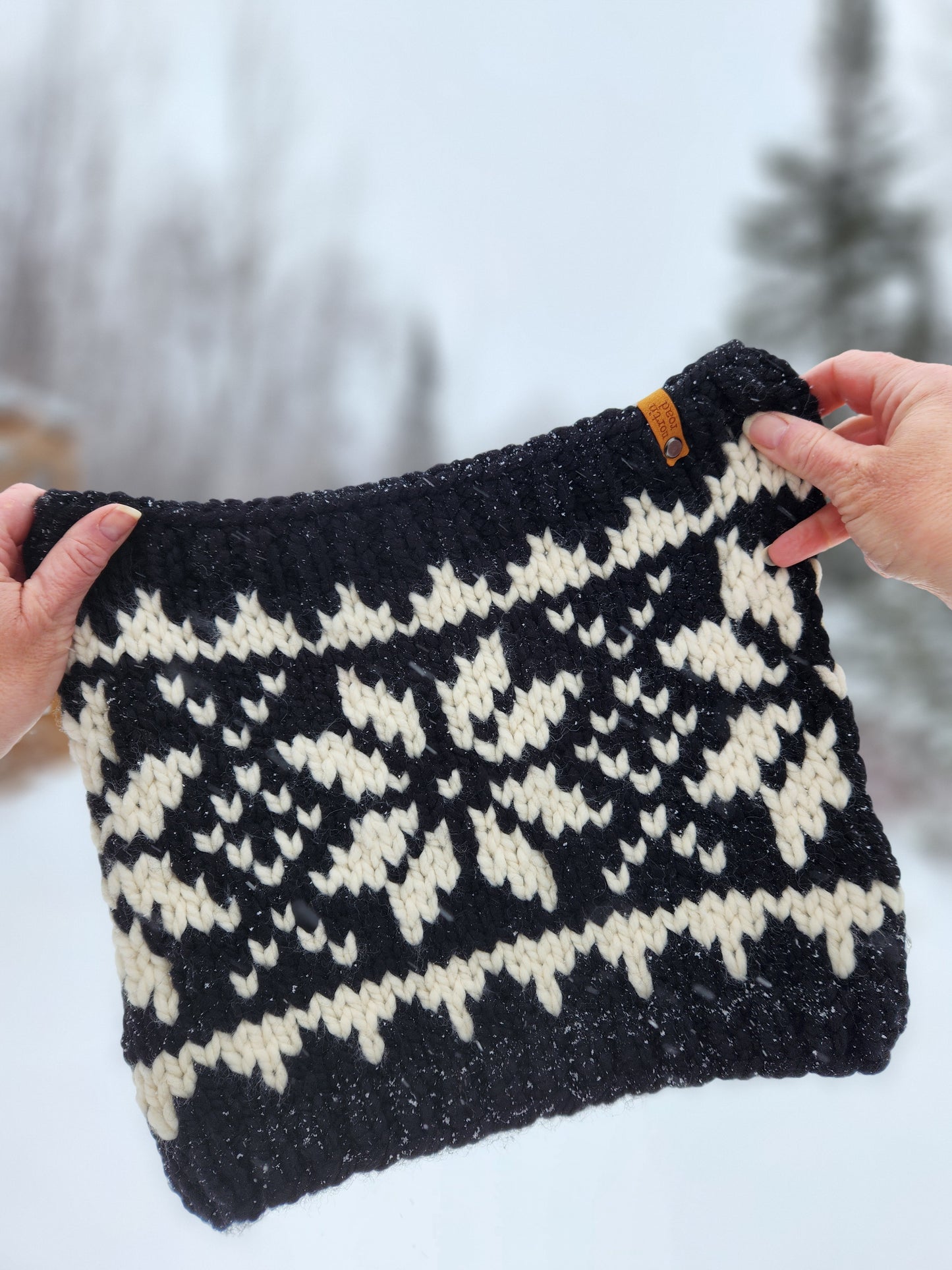 Wool Blend Snowflake Cowl