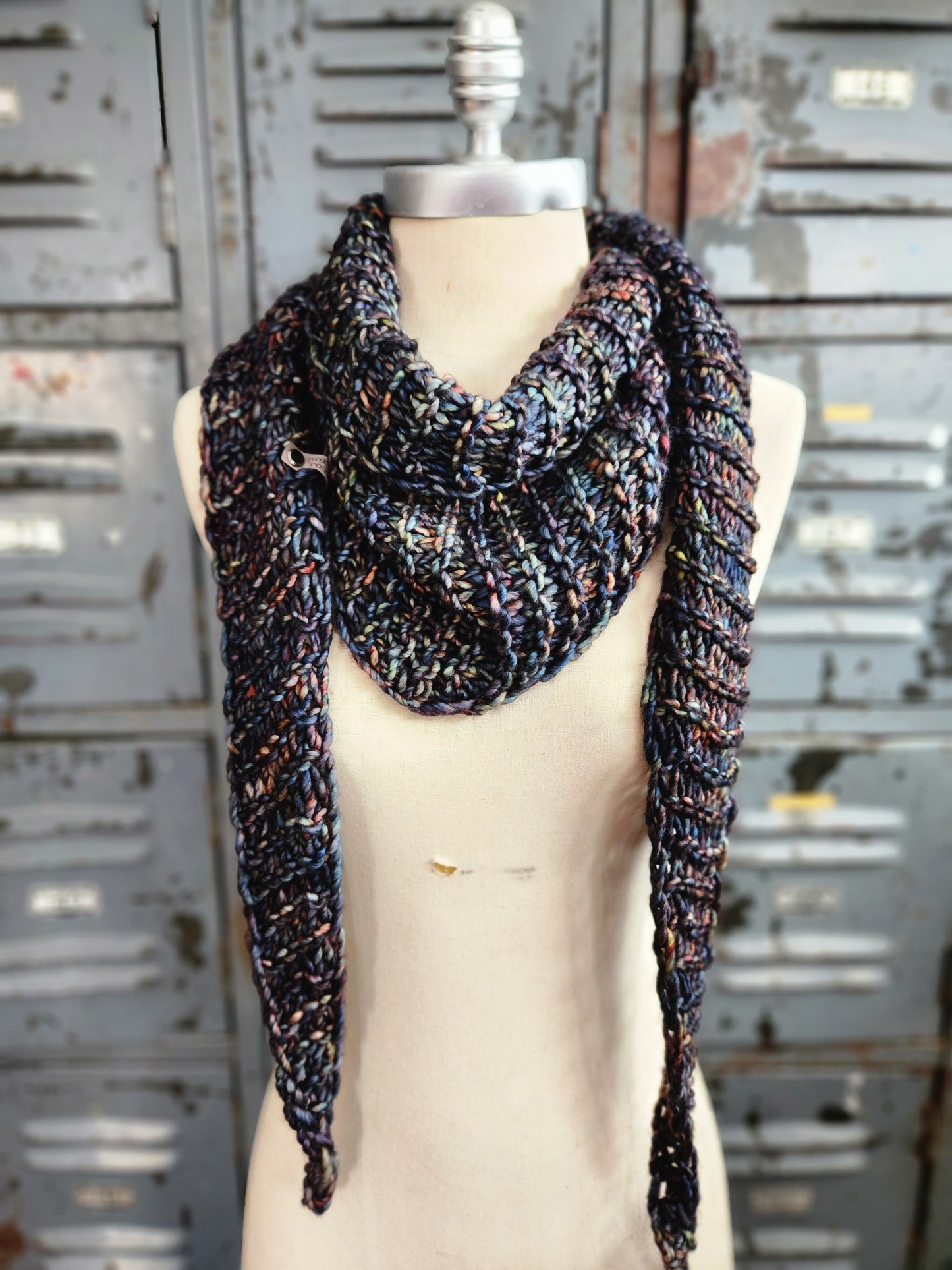 Merino Wool Shovel Point Scarf