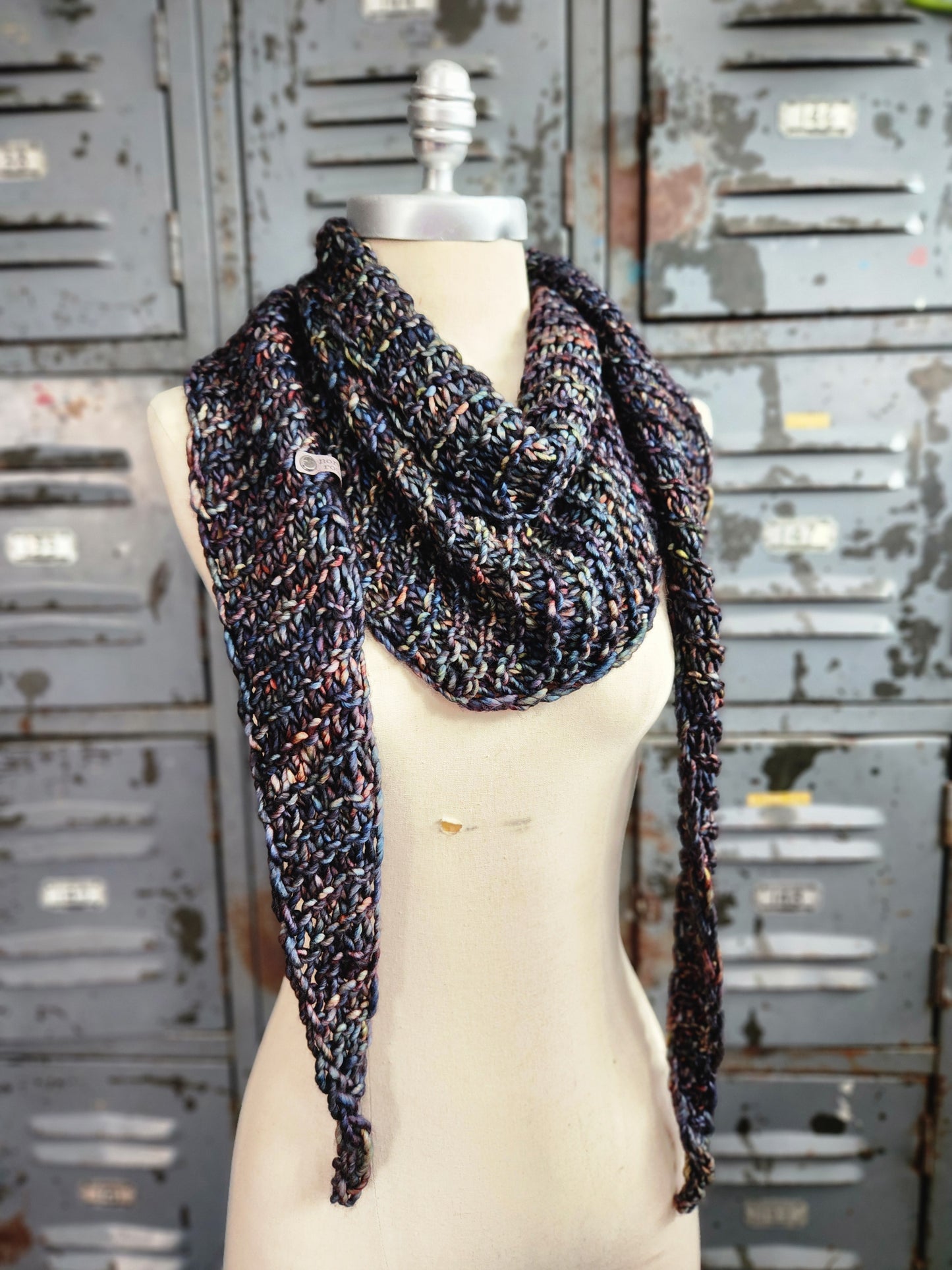 Merino Wool Shovel Point Scarf