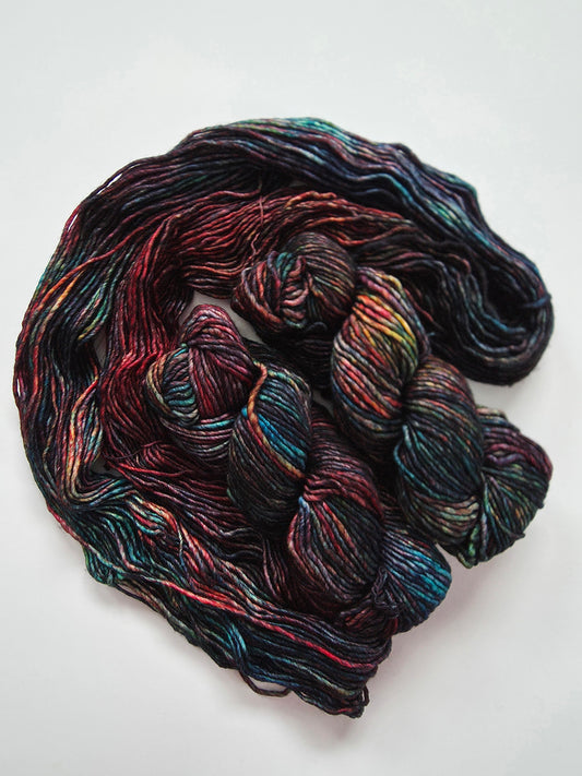 Malabrigo | Mecha | Camaleon | North Road Knits | Hand Dyed | Merino Wool | Bulky Yarn | Single Ply | 100% Superwash Merino Wool 