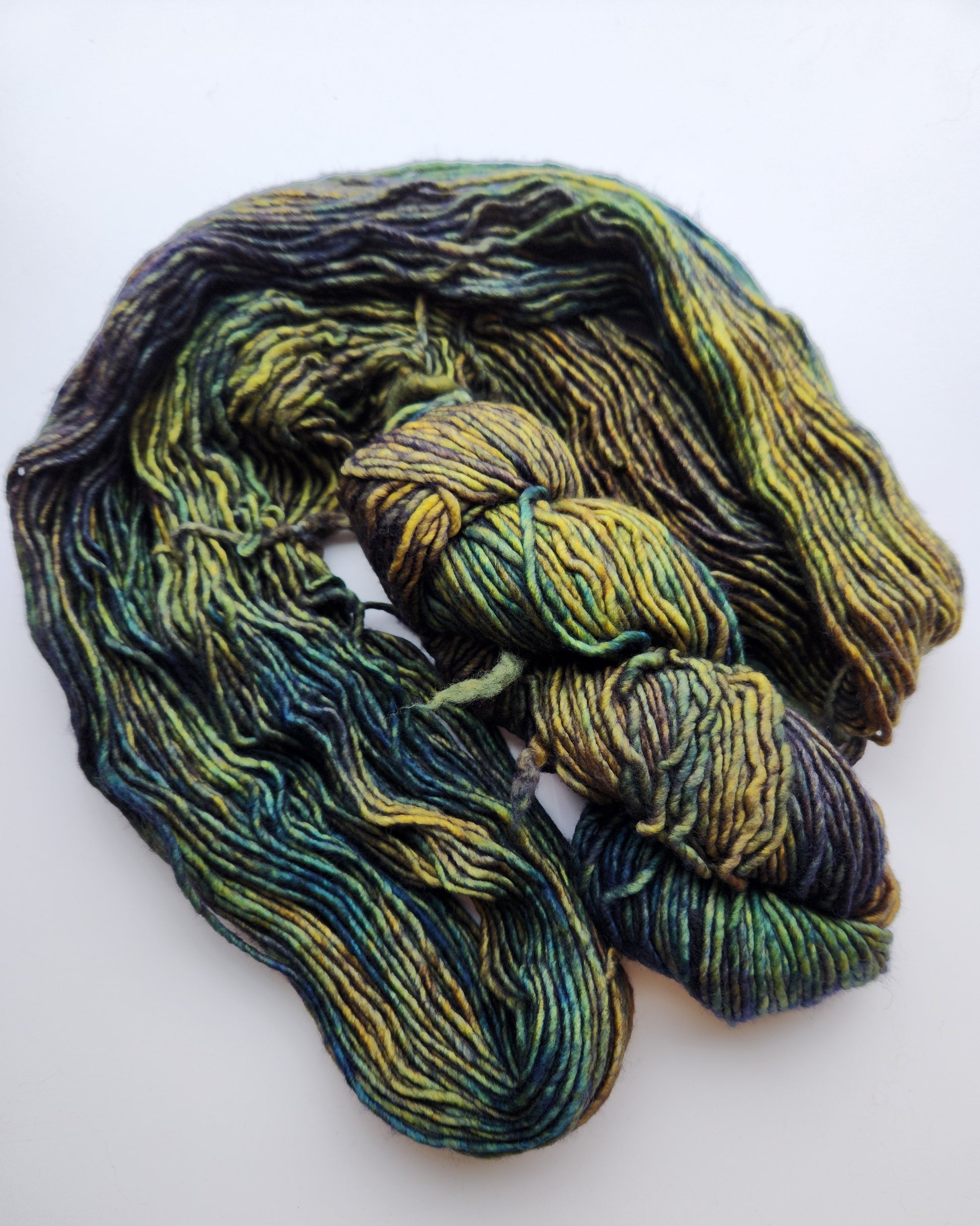 Malabrigo | Mecha | Hojas | North Road Knits | Hand Dyed | Merino Wool | Bulky Yarn | Single Ply | 100% Superwash Merino Wool 