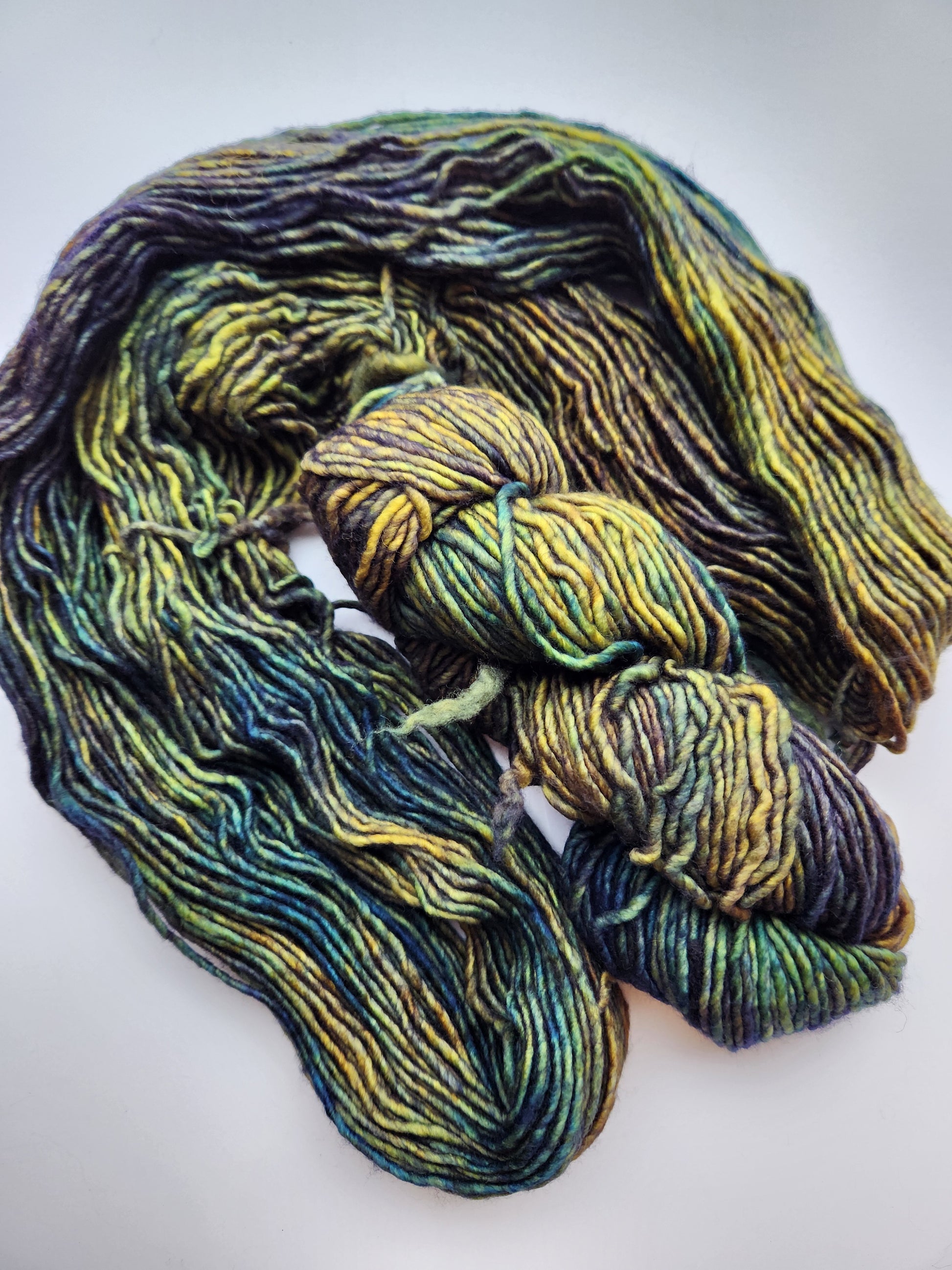 Malabrigo | Mecha | Hojas | North Road Knits | Hand Dyed | Merino Wool | Bulky Yarn | Single Ply | 100% Superwash Merino Wool 