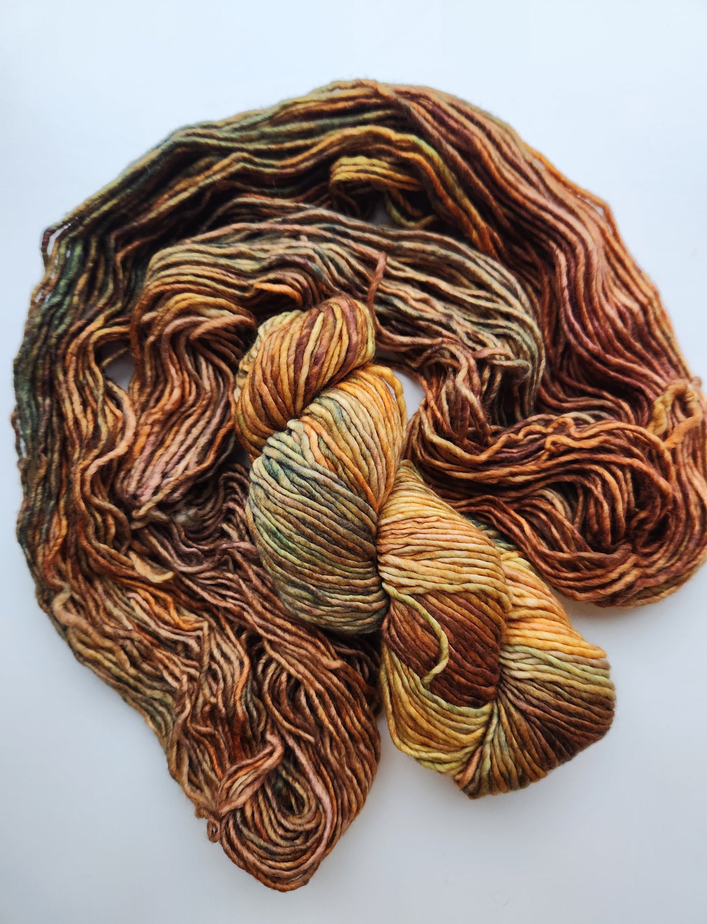 Malabrigo | Mecha | Tabacos | North Road Knits | Hand Dyed | Merino Wool | Bulky Yarn | Single Ply | 100% Superwash Merino Wool 