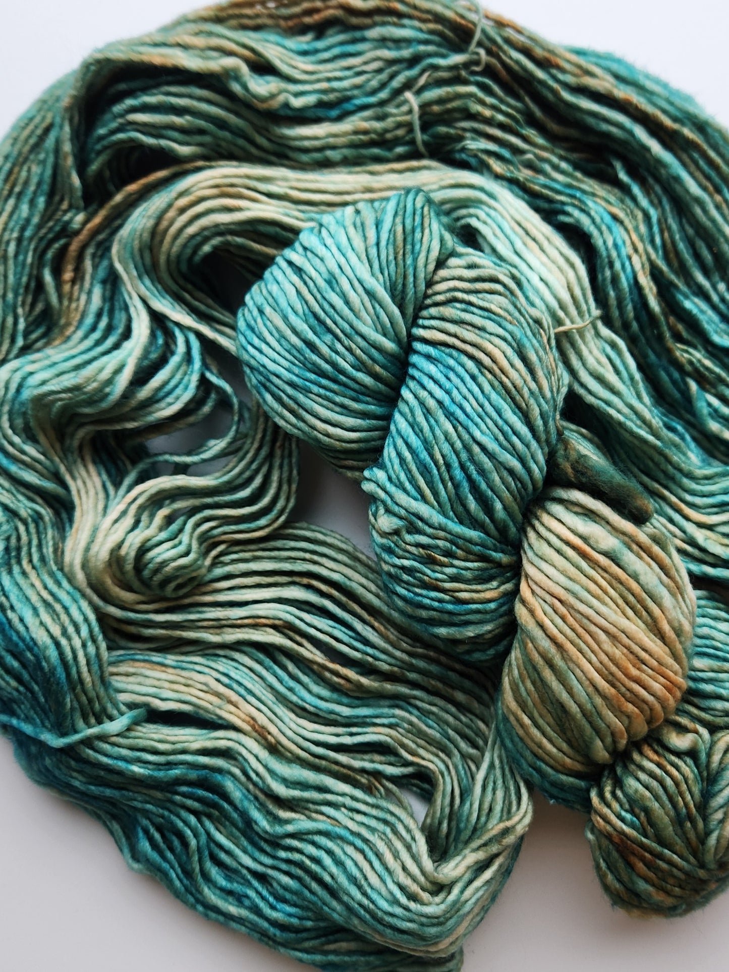 Malabrigo | Mecha | Taystee | North Road Knits | Hand Dyed | Merino Wool | Bulky Yarn | Single Ply | 100% Superwash Merino Wool 