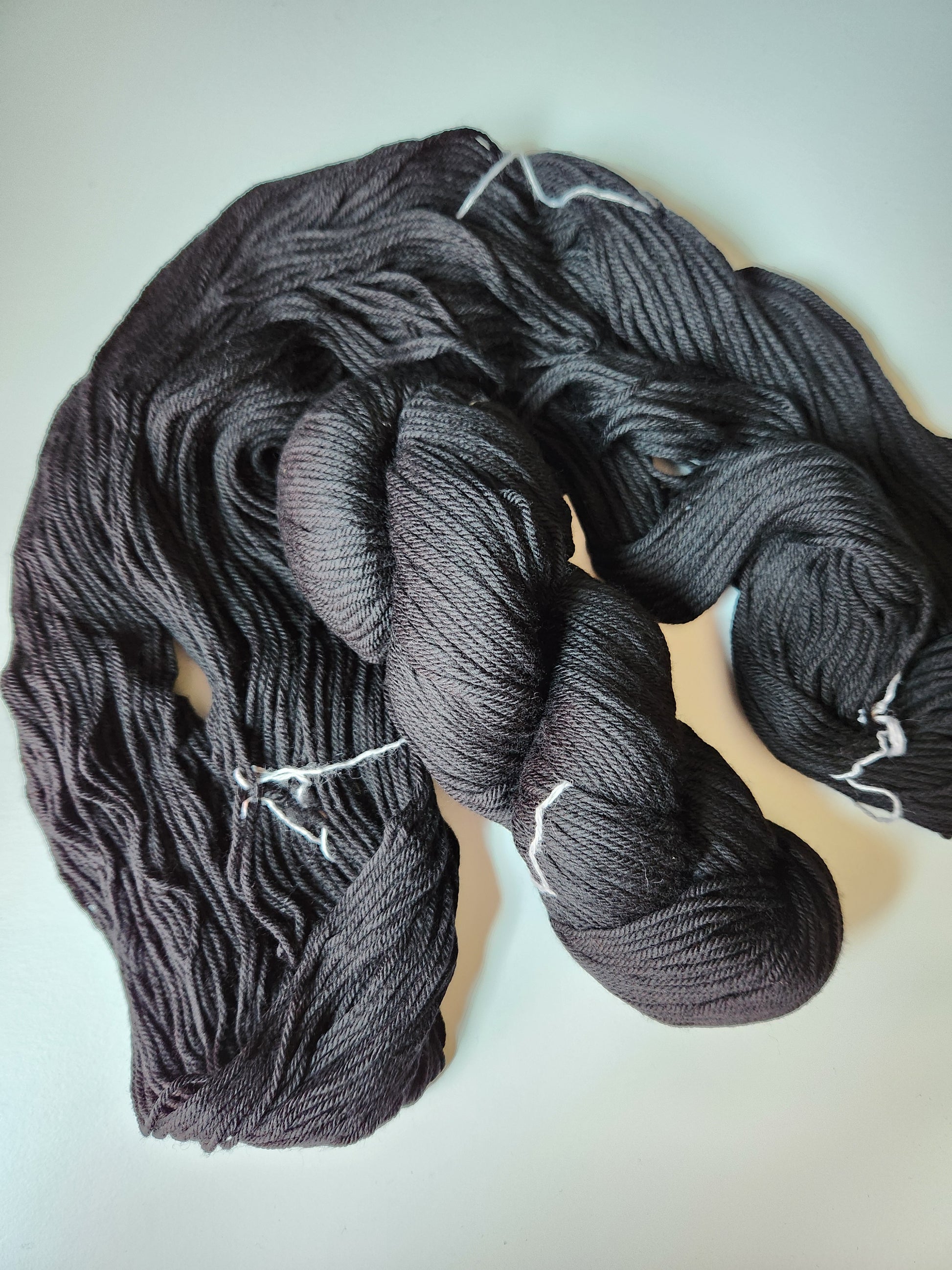Malabrigo | Rios | Black | North Road Knits | Hand Dyed | Merino Wool | Worsted Yarn | Worsted | 100% Superwash Merino