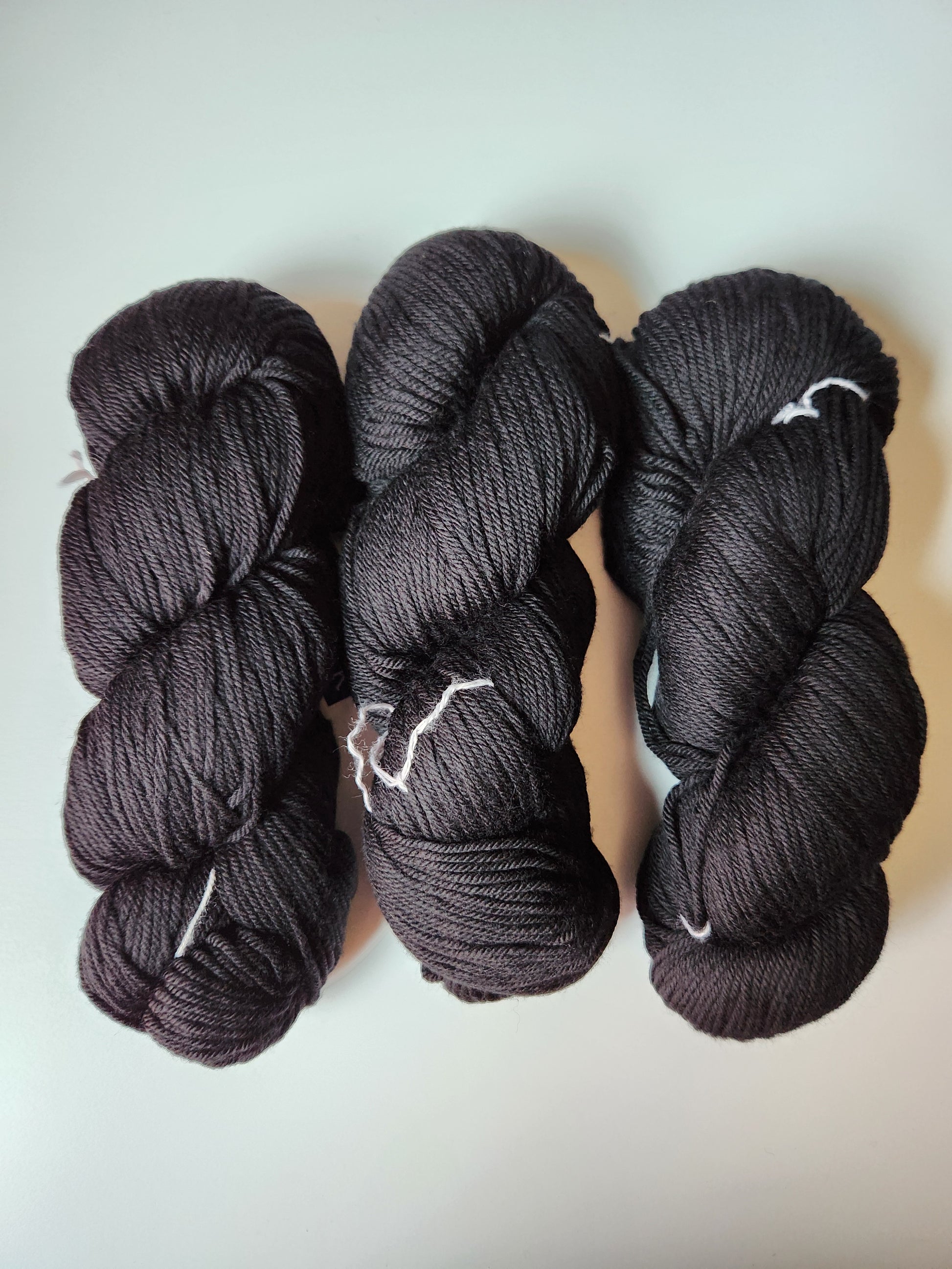 Malabrigo | Rios | Black | North Road Knits | Hand Dyed | Merino Wool | Worsted Yarn | Worsted | 100% Superwash Merino