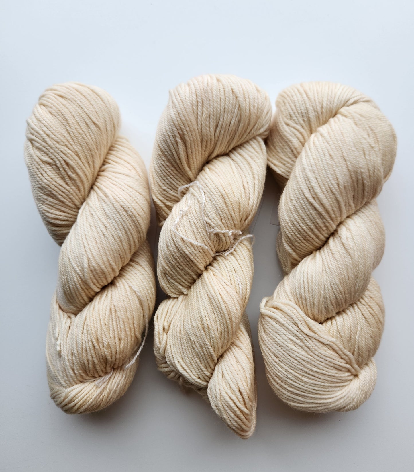 Malabrigo | Rios | Ivory | North Road Knits | Hand Dyed | Merino Wool | Worsted |  Worsted Yarn | 100% Superwash Merino