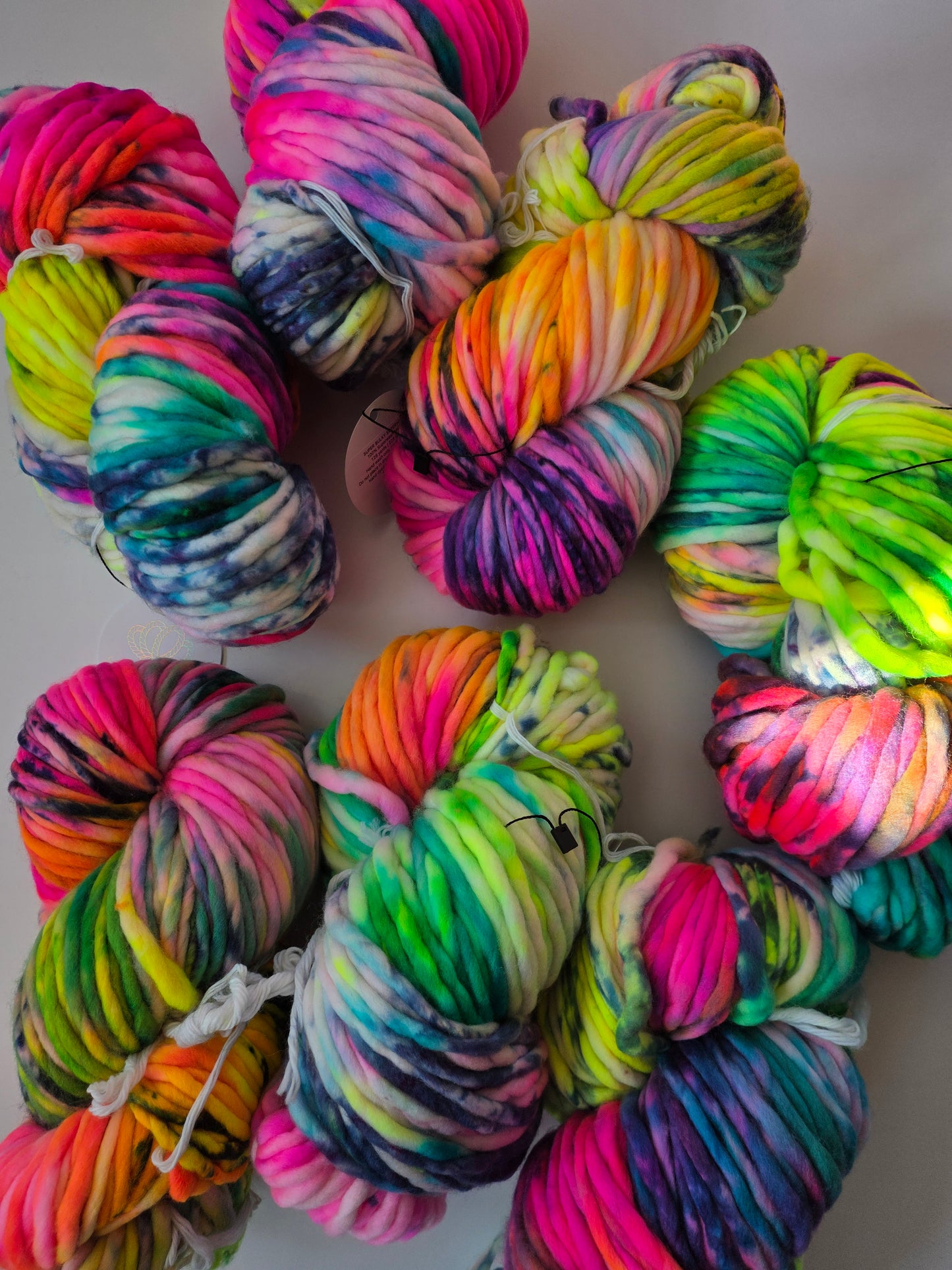 Cape May Fiber | Super Bulky Superwash | Neon Rainbowfish