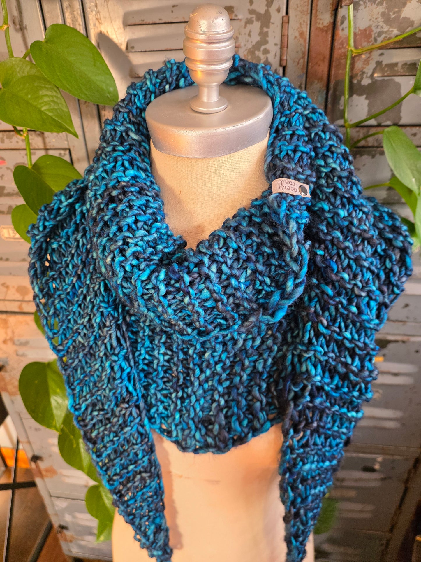 Merino Wool Shovel Point Scarf