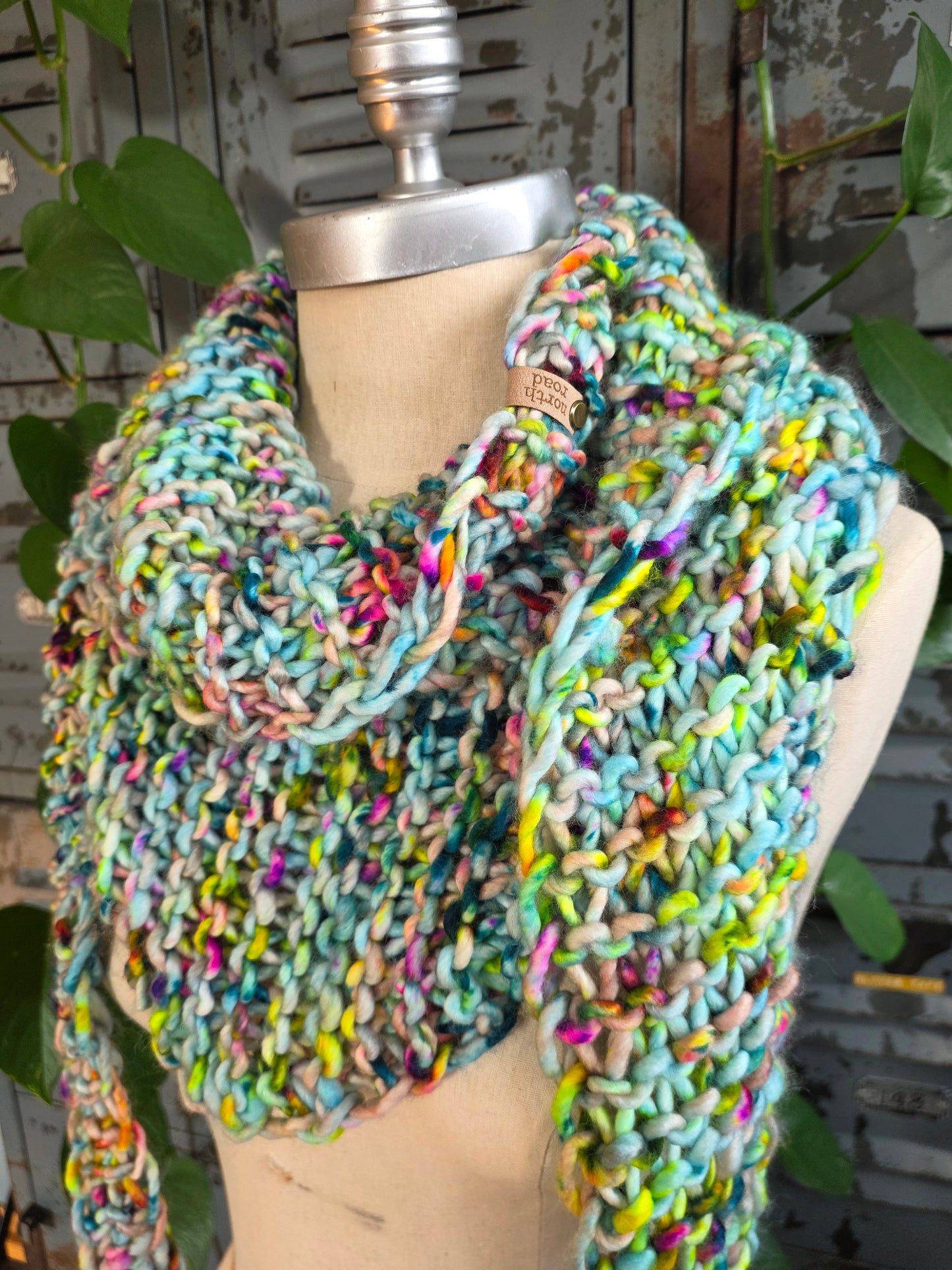 Merino Wool Shovel Point Scarf