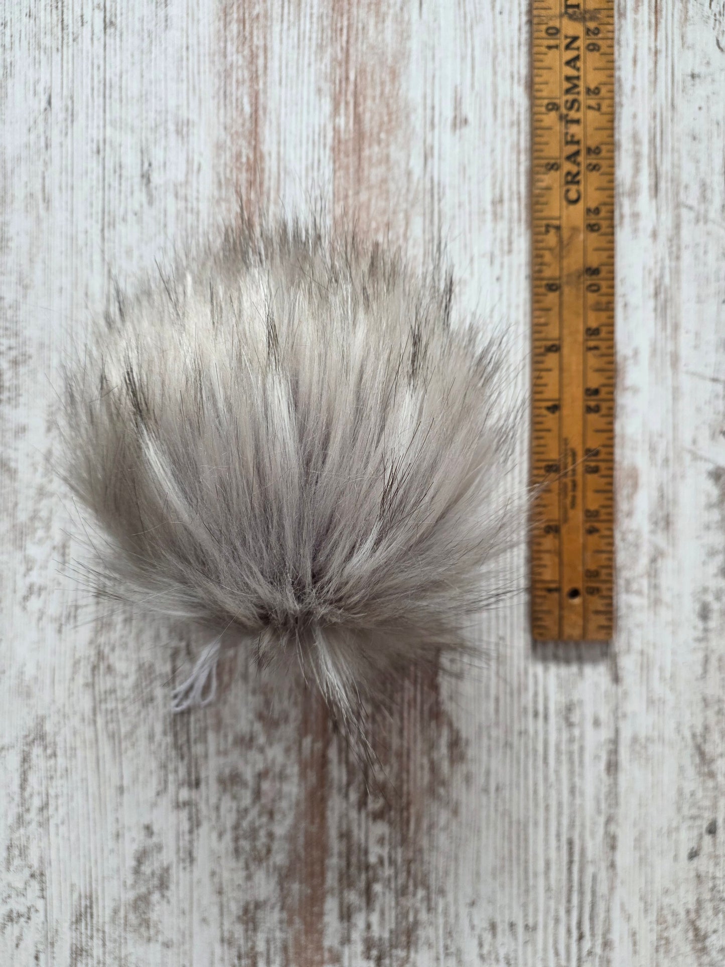 Country Stix Co Pom | Silver Grey
