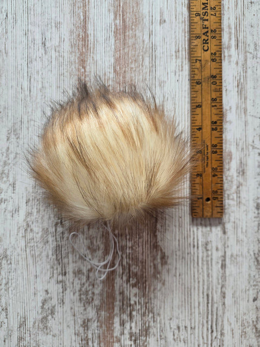 Country Stix Co Pom | Creme Brulee