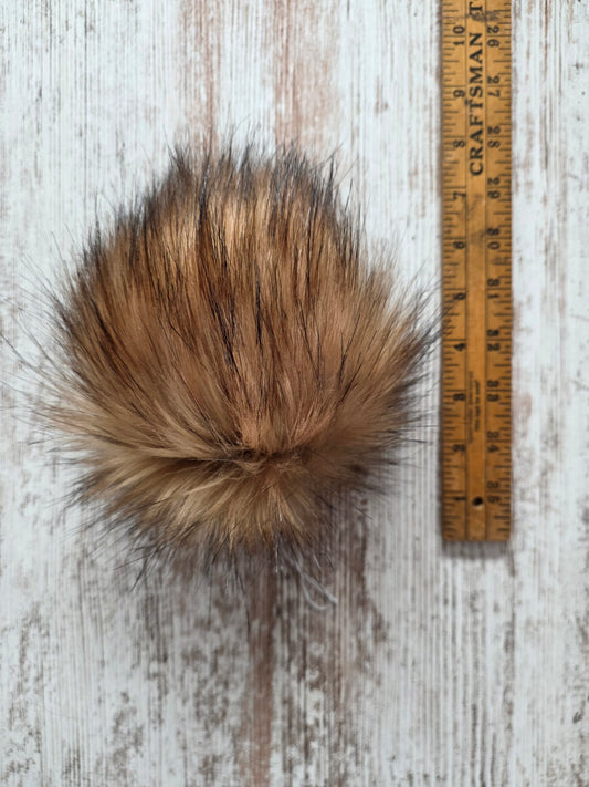 Country Stix Co Pom | Winter Wolf