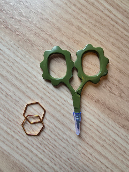 Small Flower Scissors, Moss