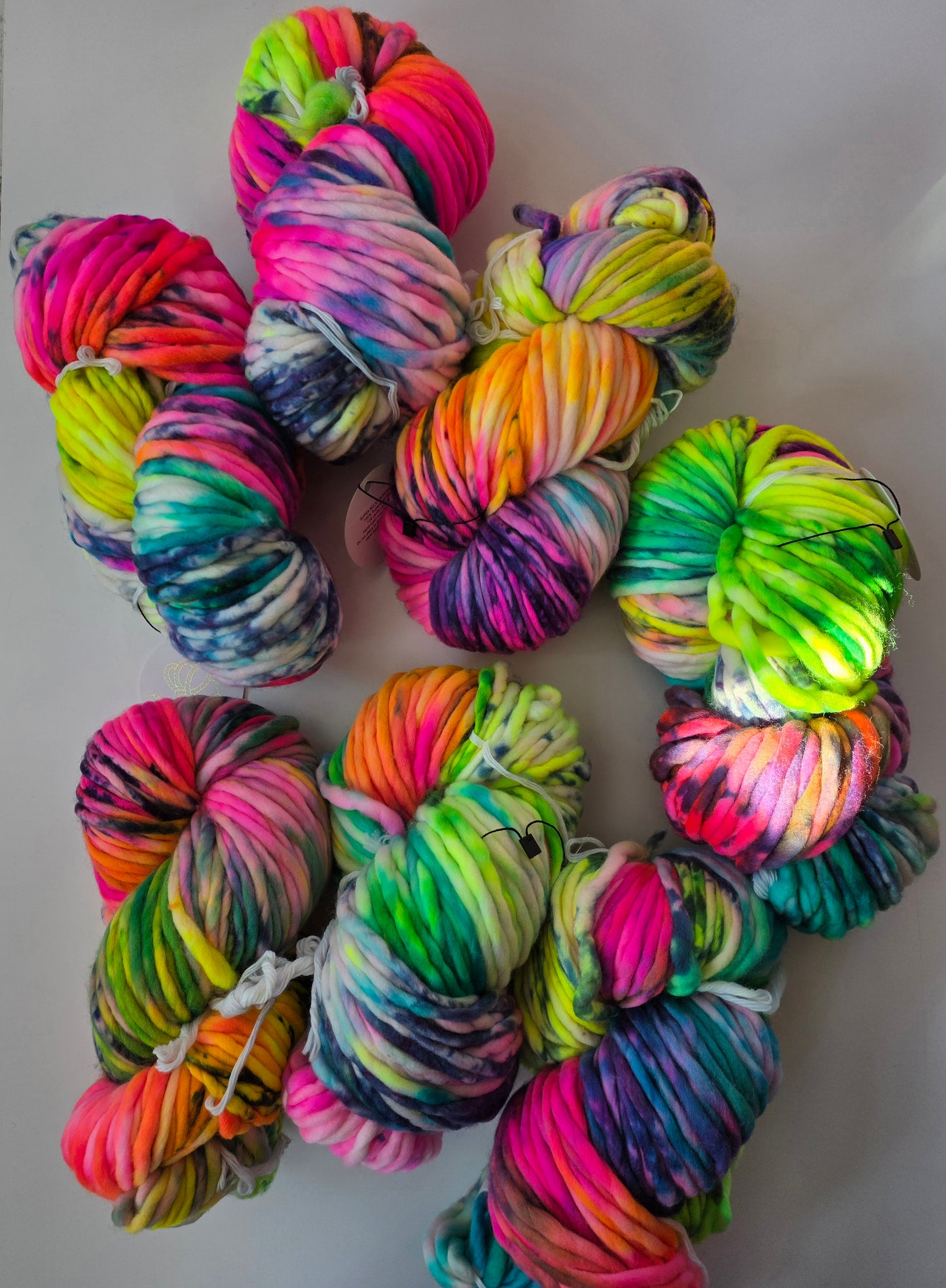 Cape May Fiber | Super Bulky Superwash | Neon Rainbowfish