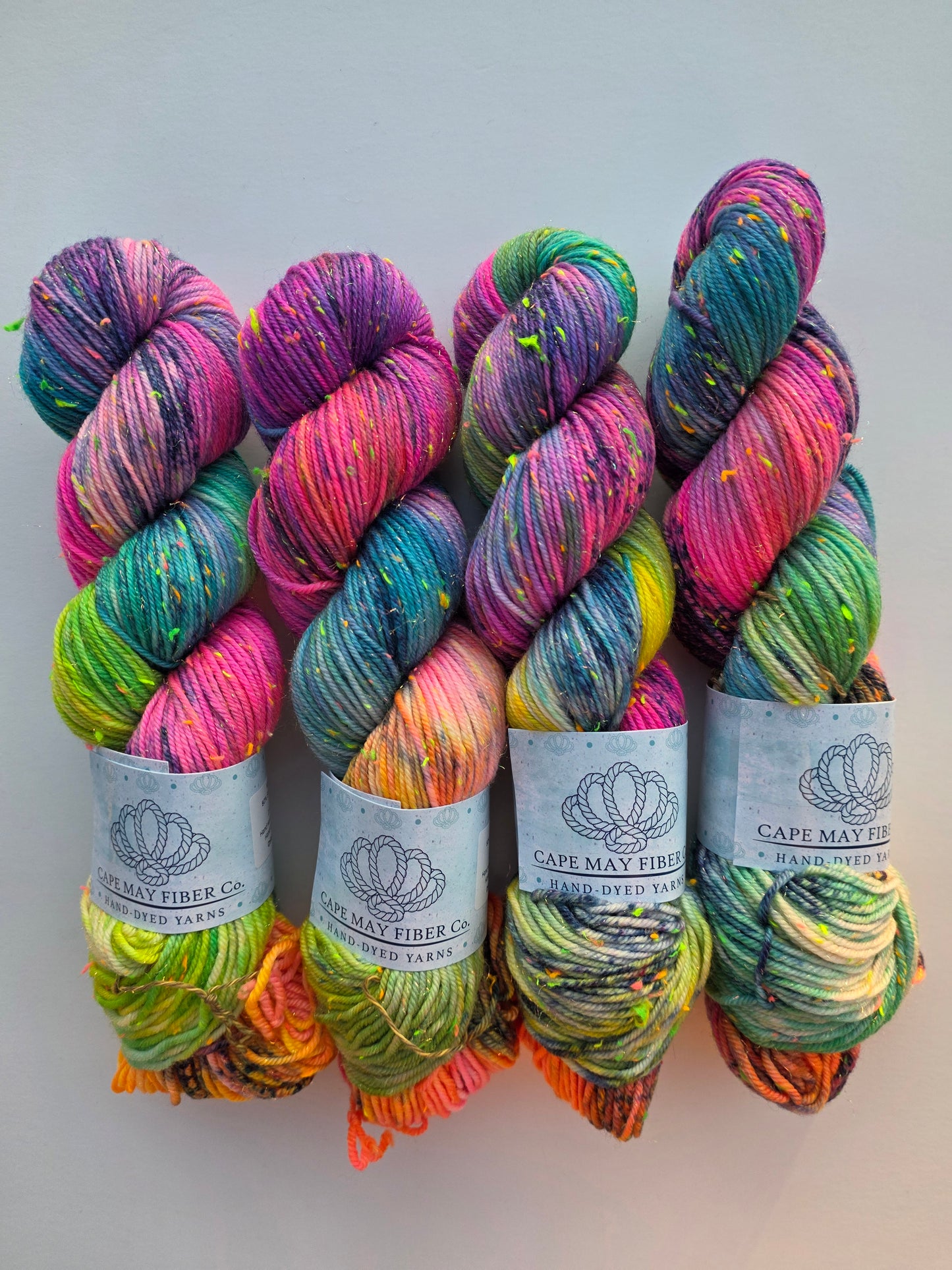 Cape May Fiber | Neon Nep DK | Neon Rainbowfish