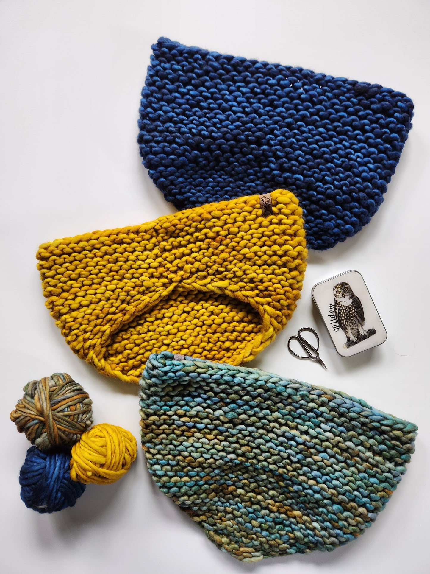 Simple Little Bandana Cowl Knitting Pattern