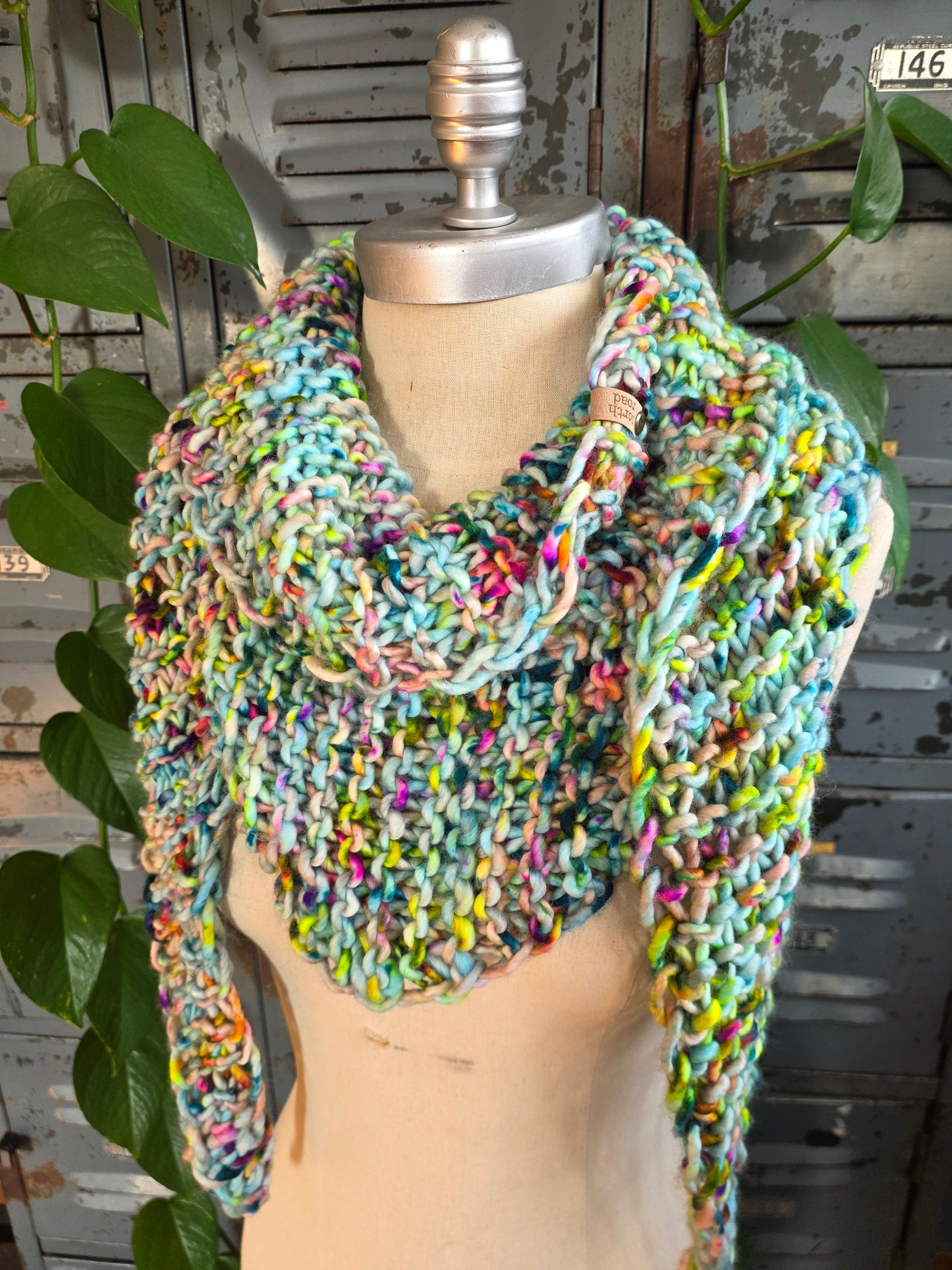 Merino Wool Shovel Point Scarf