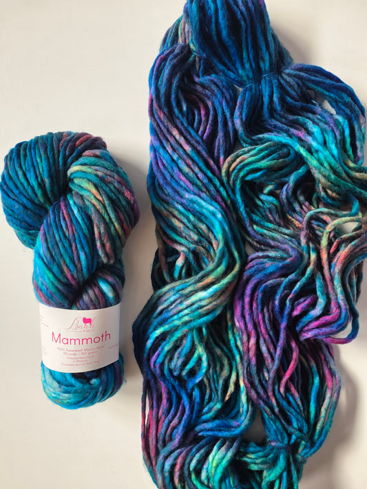 Exclusive Baah Yarn | Mammoth | Lights over Lake Superior
